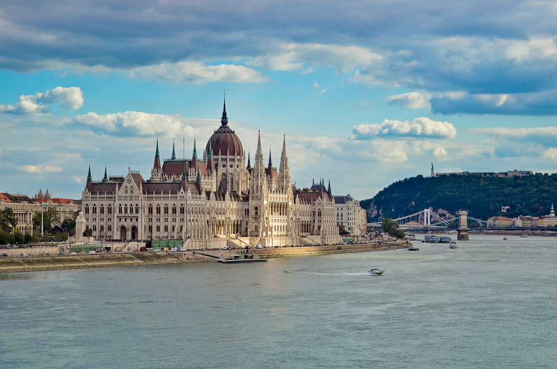 Konferensresa med stadsrundtur och Parlamentet i Budapest Ungern