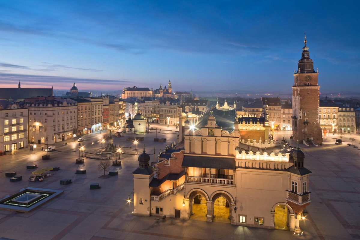 Efter en konferensdag i Krakow upplev den vackra staden by night